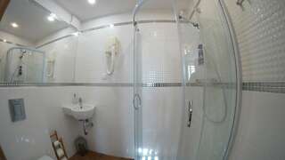 Проживание в семье Villa Kabbalah Гданьск Двухместный номер с 1 кроватью и собственной ванной комнатой-3