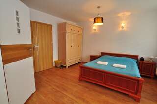 Проживание в семье Villa Kabbalah Гданьск Четырехместный номер с собственной ванной комнатой-1